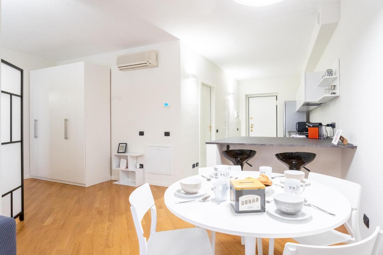 White Flat In Como City Center By Rent All Όπως Εξωτερικό φωτογραφία